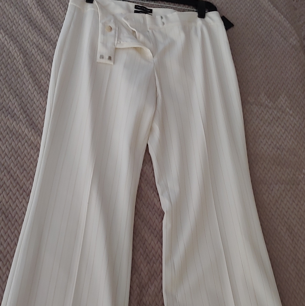 The Limited Cream and Gold pinned stripped pants. Cassidy fit. Sz 6